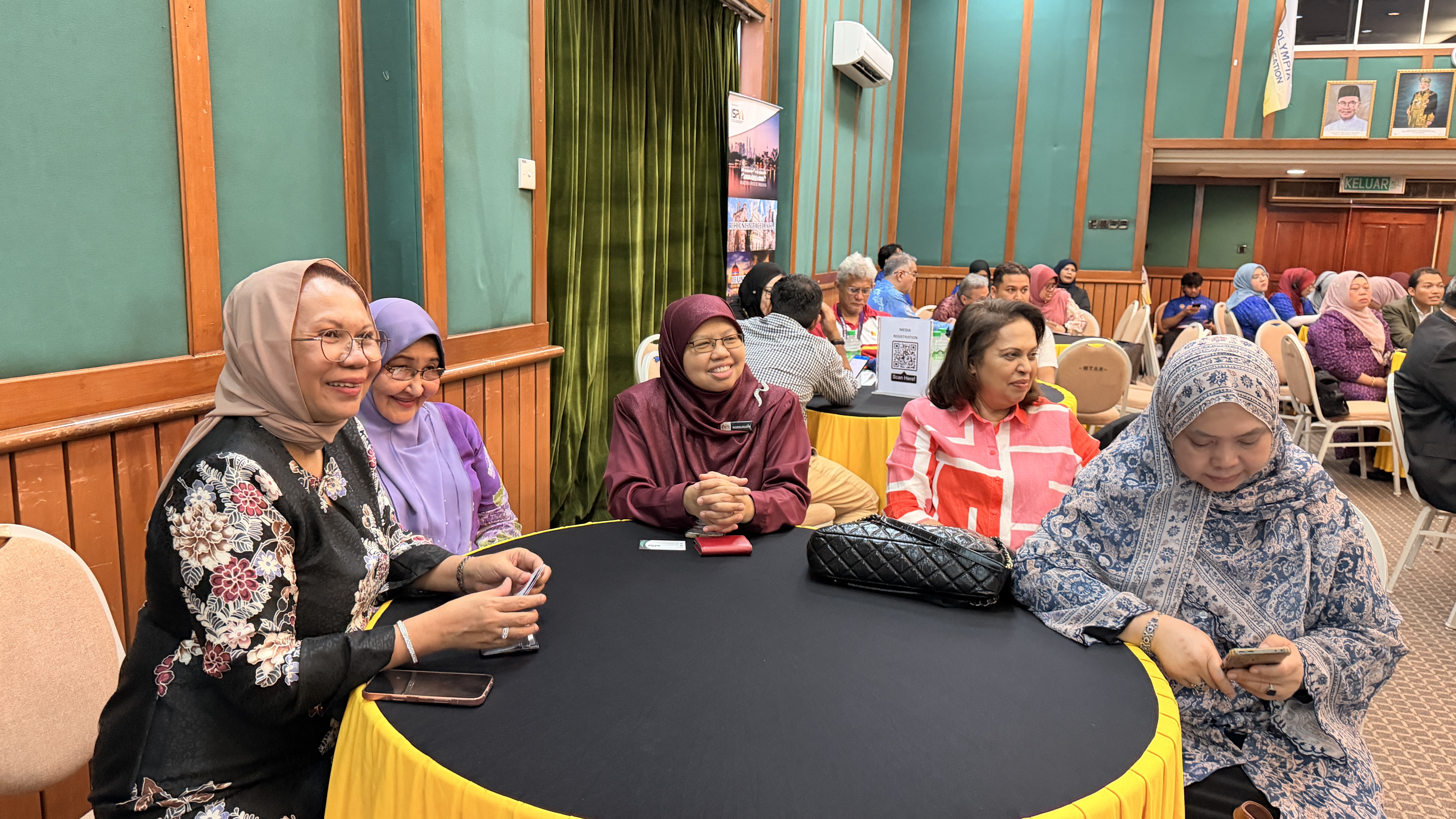 DIALOG WISDOM MERDEKA